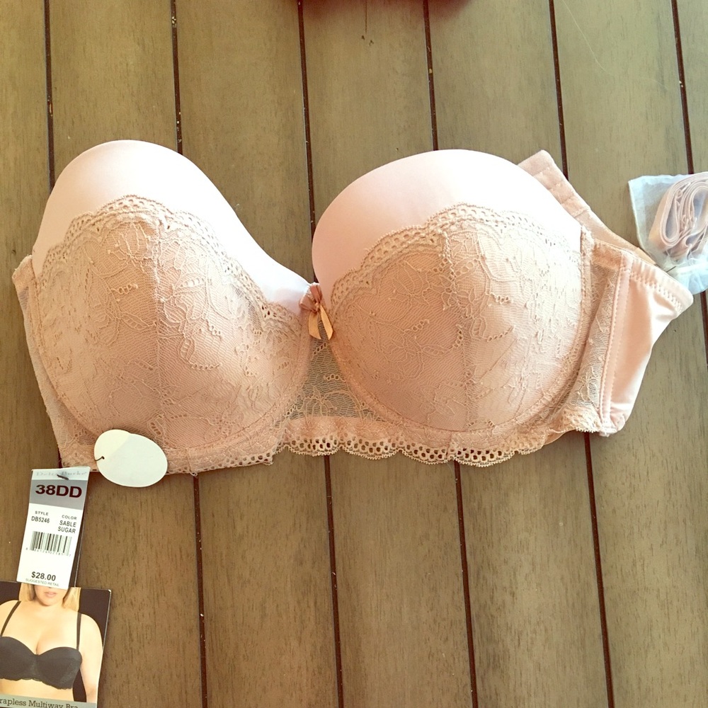 Tan/nude strapless bra with optional straps